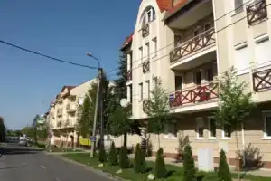 Era-Major Apartman, Хайдусобосло
