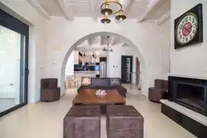 Pafos Ike, Алмирида