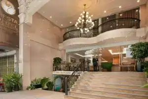 Nesta Hotel Saigon Central-Formerly Saigon Princess Hotel, Хошимин