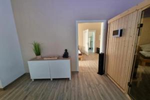 Apartment mit Whirlpool, Wasserbett & Sauna, Гельзенкирхен