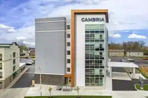 Cambria Hotel Niagara Falls, Ниагара-Фолс