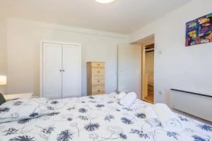Awesome Home in Moscenicka Draga With Wifi and 2 Bedrooms, Мошеничка Драга