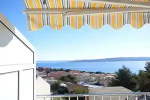 Sea View Apartment Studio for 2-3 People - Close to Commodities, Башка Вода
