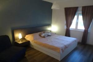 Cozy Seaview Retreat A & M Apartments, Pirovac