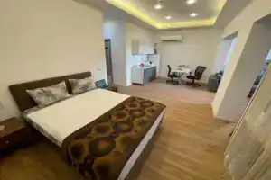 Mermer Apart, Измир