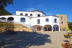 Tenuta Su Vrau, Позада
