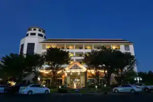 Surin Majestic Hotel, Сурин