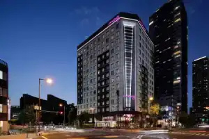Отель «Moxy Osaka Shin Umeda», Осака