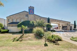 Motel «6-Dallas, Tx - Forest Lane», Даллас