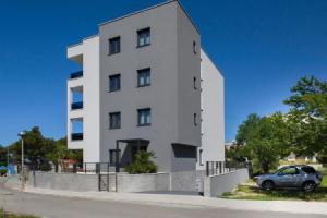 Amazing Apartment in Promajna With Wifi and 2 Bedrooms, Krvavica