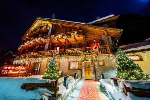 Hotel «Le Bouquet», Конье