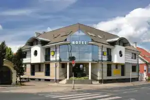 Hotel «Kálvária», Дьер 