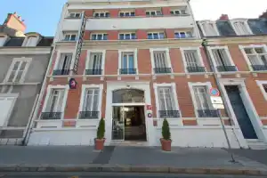 Hotel «Des Cedres», Орлеан