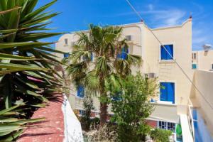 Akis Hotel, Камари