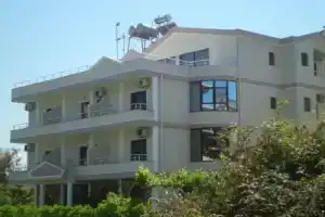 Red Rose Guest House, Голем