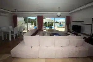 Villa Avar, Калкан