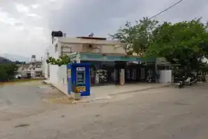 Mikes Apartment, Георгиуполис