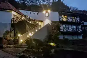 Pension A Domani, Ито