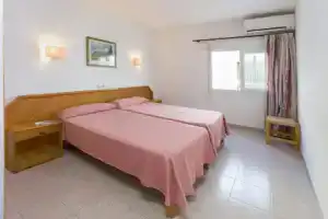 Hostal Roca, Сан-Антонио-Абад