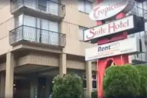 Апарт-отель «Tropicana Suite», Ванкувер