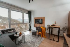 Divchy dream studio, Дивчибаре