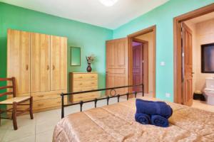 MS26 - Spacious Maisonette By The Sea, Марсаскала