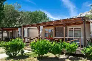 База отдыха «Mobile Homes Camp Galeb», Омис