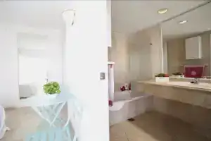 APARTAMENTOS KASA 25 - Playa Calida, Аликанте