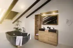 Отель «Dolphin Suites», Вели Лосинь