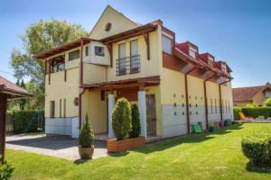 Apartment in Balatonmariafürdo 40858, Балатонкерестур