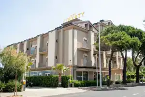 Hotel «Liberty Beach - Private Beach included», Риччионе