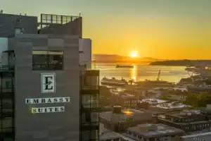 Отель «Embassy Suites By Hilton Seattle Downtown Pioneer Square», Сиэтл