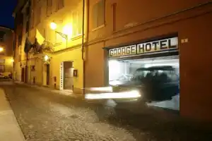 Hotel «Cervetta 5», Модена