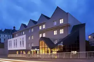 Отель «Escale Oceania Vannes Centre», Ванн