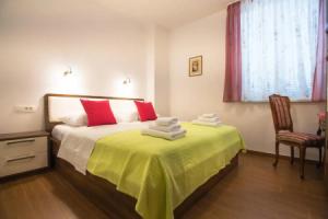 Apartment Vita, Раб