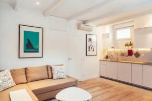 Contemporary Apartment in Nice, Ницца