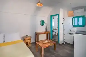 Апарт-отель «Nissia Beach  & Suites», Камари