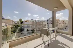 Modern 1BR Apartment in Central St Julian s, Пемброк