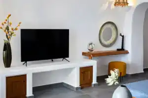 Allure Breeze Suites, Ия