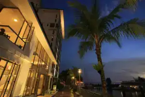 Отель «Avillion Admiral Cove», Порт Диксон