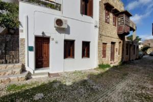 Rhodes old town design apartments, Родос