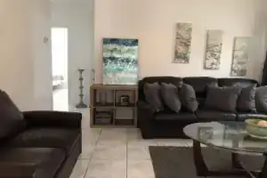 Beach only 4 miles away 2BR-1BTH w pool, Форт-Лодердейл