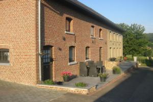 Holiday Home in Epen With Garden & BBQ, Эпен