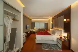 Апарт-отель «Number One Tower Suites», Дубай