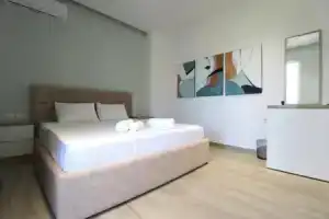 Hotel «Bega», Ксамил