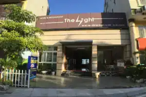 The Light Hotel, Халонг