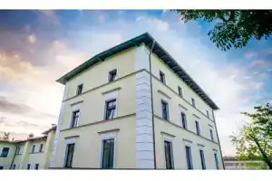 Hotel «Fenix», Еленя-Гура