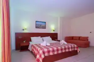Calypso Hotel, Матала