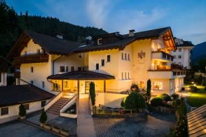 Hotel «Bischofhof - Bistro Jasmin», Кьюза