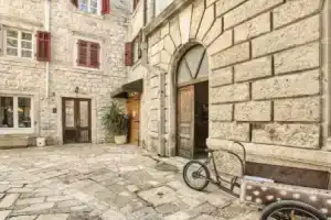 Kotor Old Town Charm Apartment, Котор